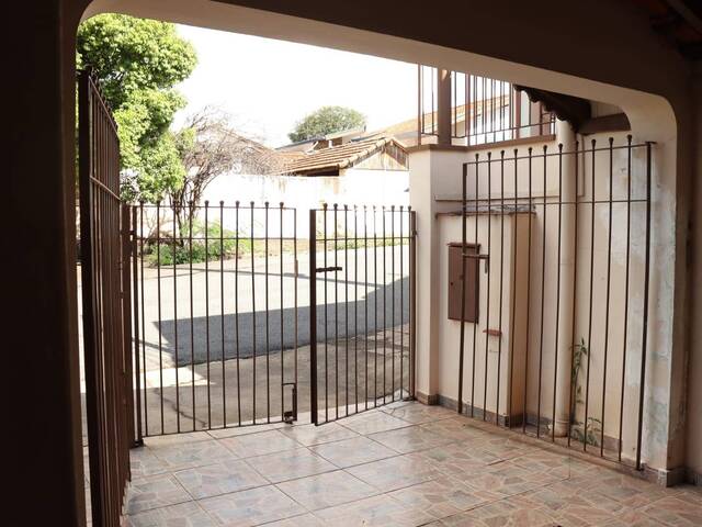 Casa para Venda em São João da Boa Vista - 3