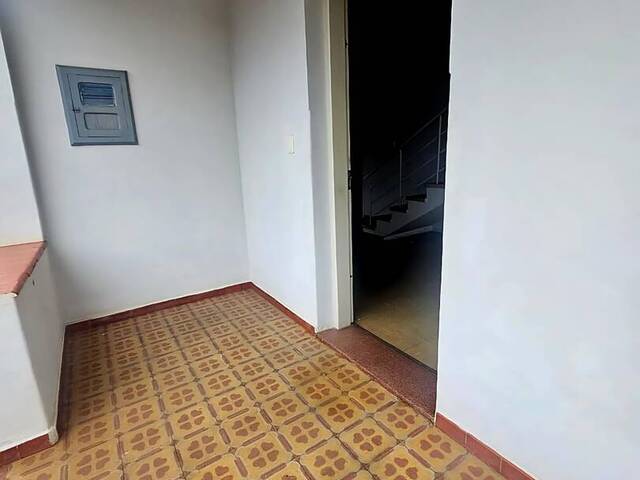 Sobrado para Venda em São João da Boa Vista - 4