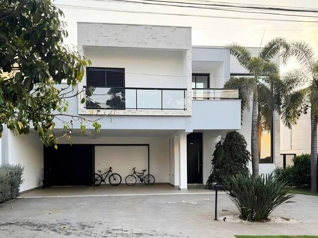#412 - Casa para Venda em São João da Boa Vista - SP