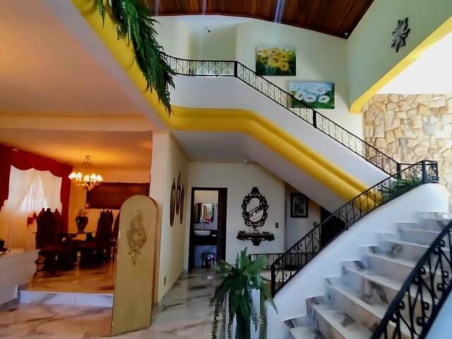 #446 - Casa para Venda em Espírito Santo do Pinhal - SP