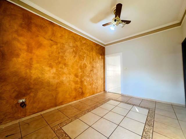 Casa para Venda em São João da Boa Vista - 4