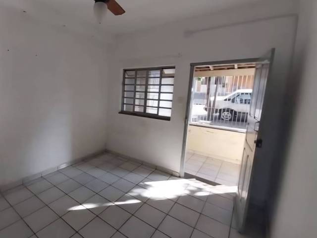 Casa para Venda em São João da Boa Vista - 4