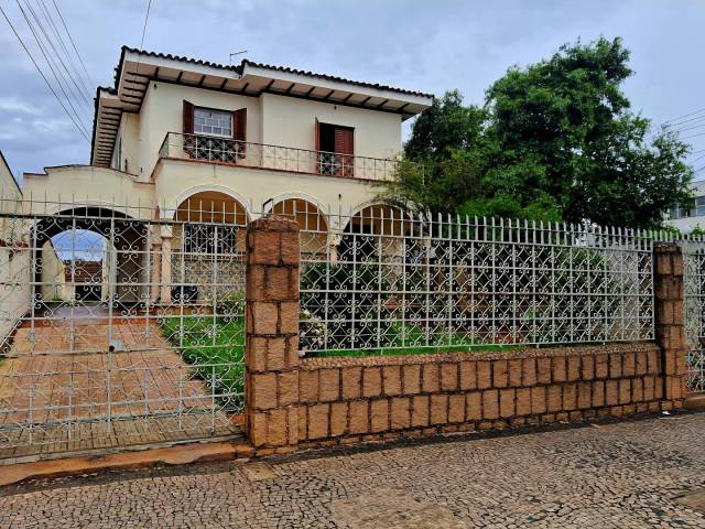 #544 - Casa para Venda em São João da Boa Vista - SP